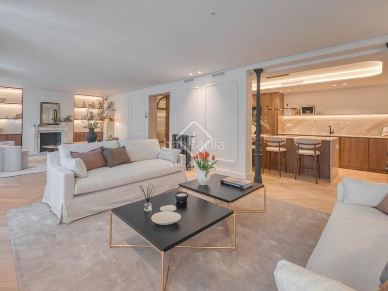 Foto 5b970728-9143-4112-bd6d-41b498d17ee0. Piso  reformado con 3 dormitorio y 4 baños en venta en un edificio clásico en el barrio de justicia, en Madrid