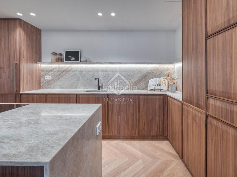 Foto 5d66fd4c-9d56-4e44-9ee8-b414416710d5. Piso  reformado con 3 dormitorio y 4 baños en venta en un edificio clásico en el barrio de justicia, en Madrid