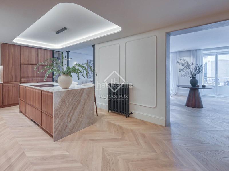 Foto 725545b9-7a1e-41dd-9232-6cf2f1c3ef73. Piso  reformado con 3 dormitorio y 4 baños en venta en un edificio clásico en el barrio de justicia, en Madrid