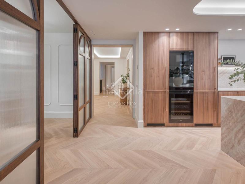 Foto 98299120-92ee-4bbe-8a25-c8f3f4fb2095. Piso  reformado con 3 dormitorio y 4 baños en venta en un edificio clásico en el barrio de justicia, en Madrid