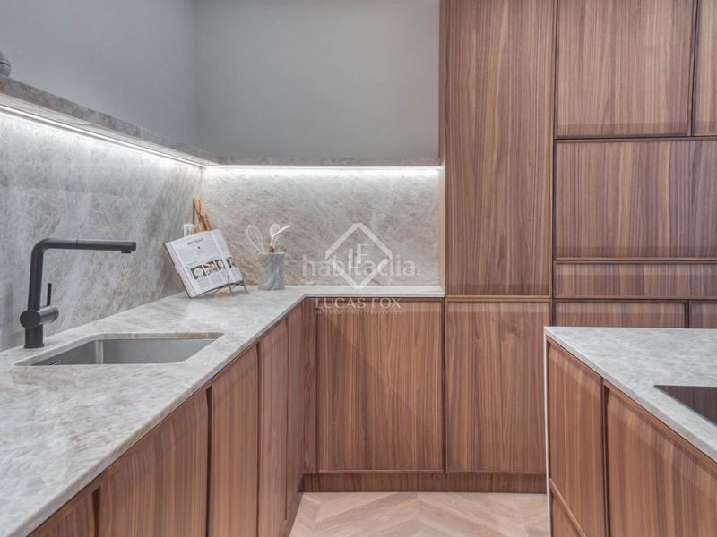 Foto 9b18e219-0e5b-4d3f-9365-9a97dff65b73. Piso  reformado con 3 dormitorio y 4 baños en venta en un edificio clásico en el barrio de justicia, en Madrid
