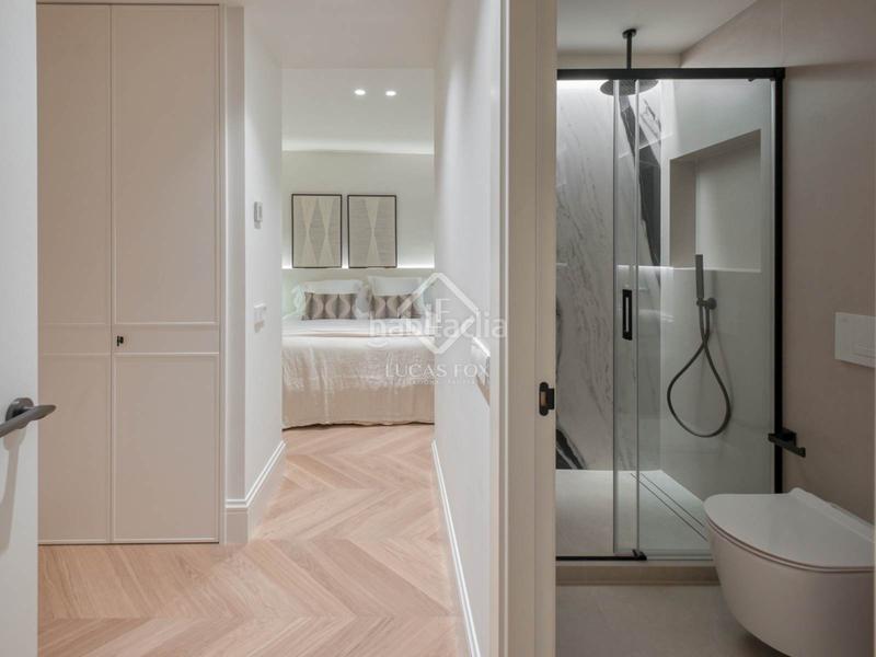 Foto c50883d1-80b9-4c36-9184-9cee48413f6d. Piso  reformado con 3 dormitorio y 4 baños en venta en un edificio clásico en el barrio de justicia, en Madrid