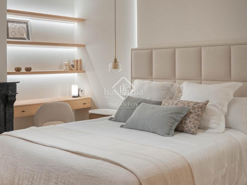 Foto eae7b824-7141-4a56-bc38-aec35cd1ac35. Piso  reformado con 3 dormitorio y 4 baños en venta en un edificio clásico en el barrio de justicia, en Madrid