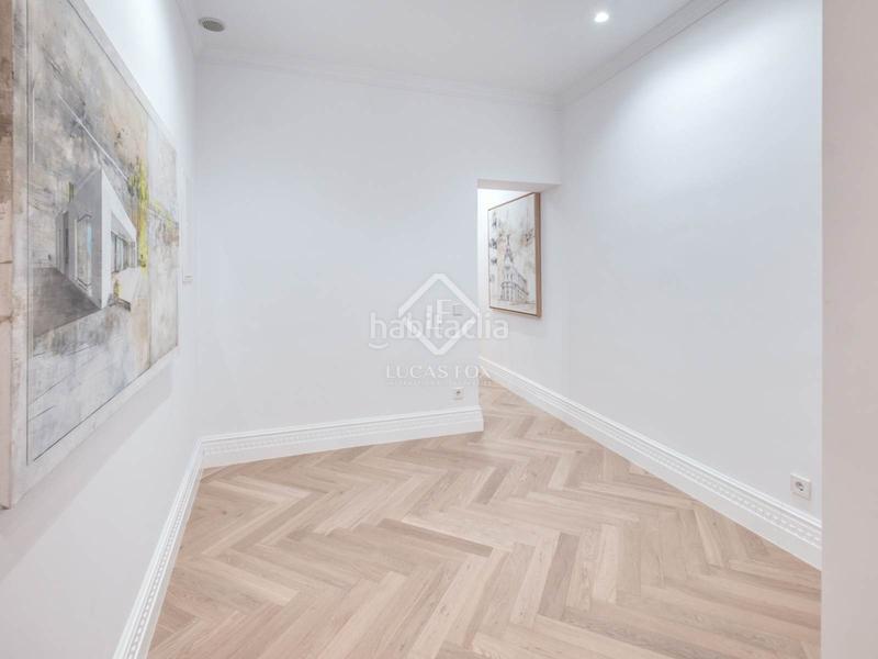 Foto a8aa9d33-08aa-4c14-807c-22da6591f10e. Piso  en excelentes condiciones de 3 dormitorios en venta en justicia, en Madrid