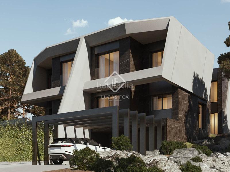Foto be2836a9-4eff-49ac-b71b-30d5a0a63cdb. Chalet excelente villa de obra nueva de 5 dormitorios con jardín en venta en Torrelodones