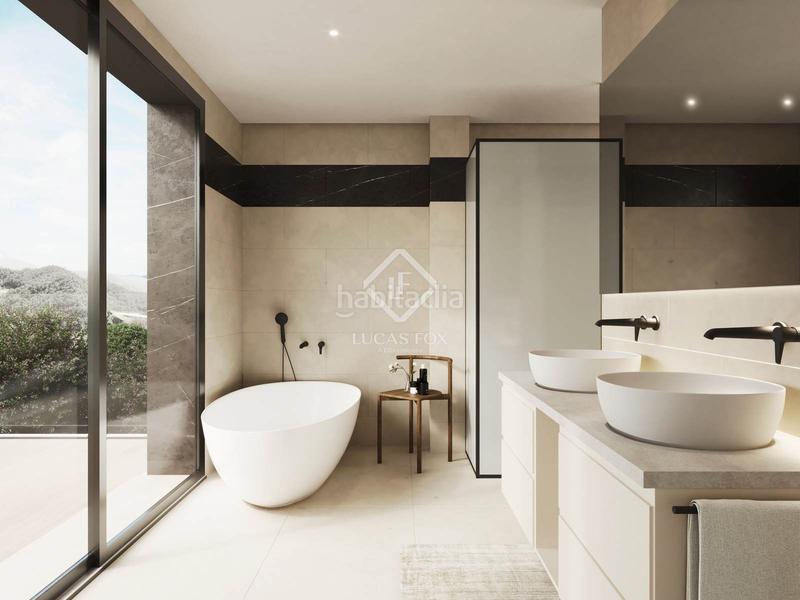 Foto da0e1527-6869-425b-a4f4-c78cb8fe84ba. Chalet excelente villa de obra nueva de 5 dormitorios con jardín en venta en Torrelodones