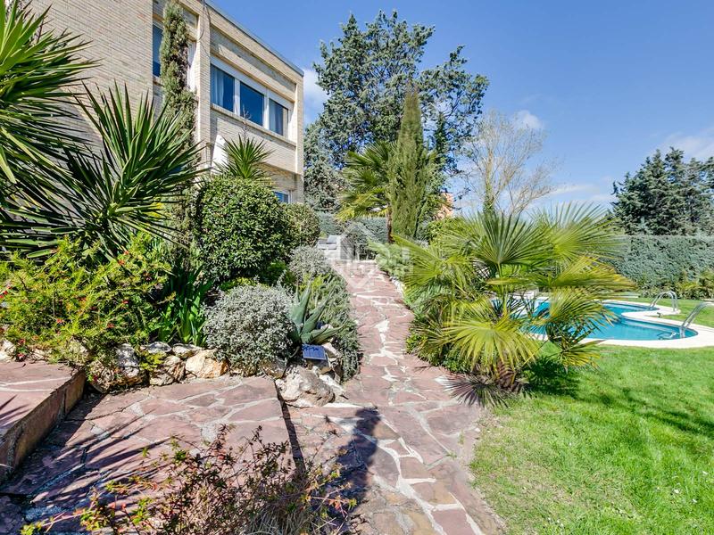 Foto 51113a03-21c0-45ea-a623-d43f7eae3957. Chalet villa independiente en excelentes condiciones en venta , madrid en Santo Domingo
