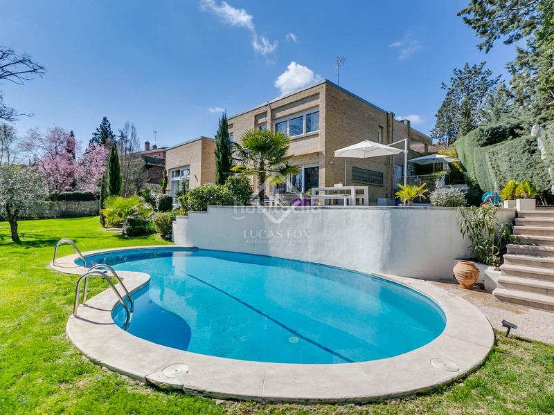 Foto 73c069f0-1c49-4439-9eaf-e0c388766b58. Chalet villa independiente en excelentes condiciones en venta , madrid en Santo Domingo