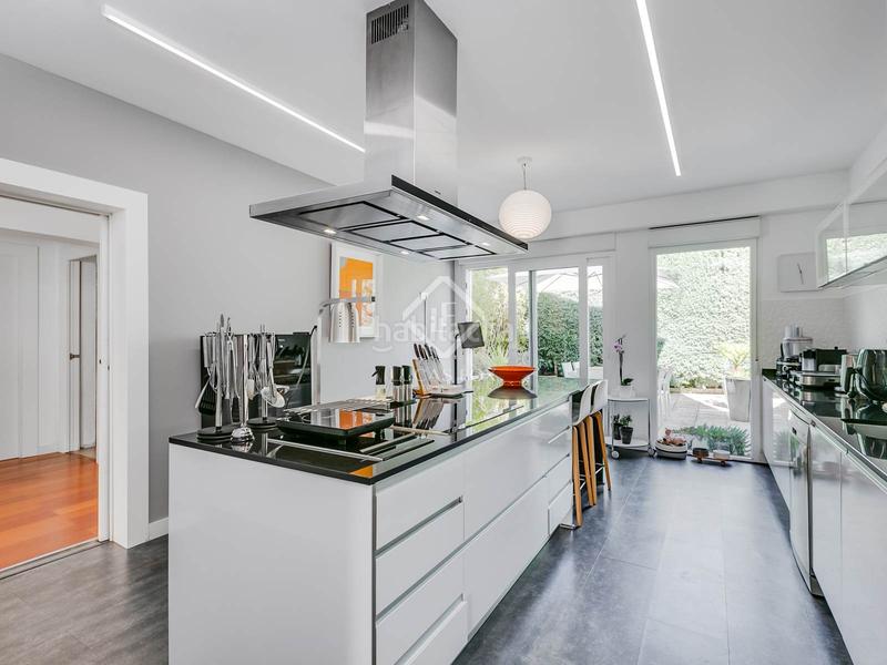 Foto f24ed2a6-9ede-4a01-a1e6-fe232d450f2b. Chalet villa independiente en excelentes condiciones en venta , madrid en Santo Domingo