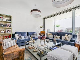 Xalet en Urbanizacin La Moraleja. Casa adosada de 5 dormitorios en venta en la moraleja