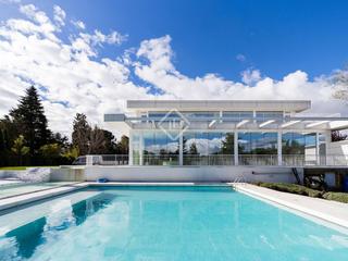 Chalet à Urbanización La Moraleja. Espectacular casa de diseño con las mejores vistas de la moralej