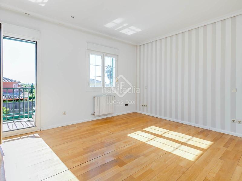 Foto 7a11eb1f-e0ce-4e1a-ace0-7289d489ee4c. Chalet con parcheggio piscina in Encinar de los Reyes La Moraleja