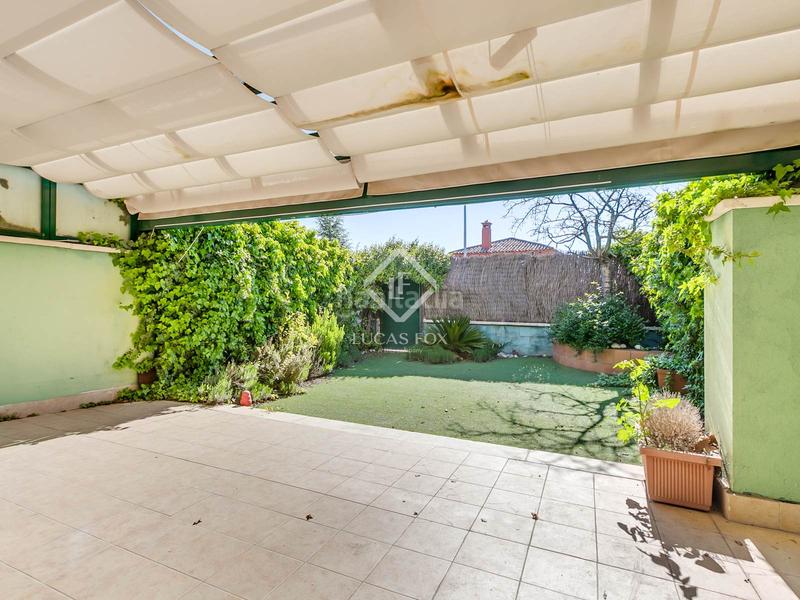 Foto 7d10904c-8208-42cf-9f0d-aa61179aea73. Chalet con parcheggio piscina in Encinar de los Reyes La Moraleja