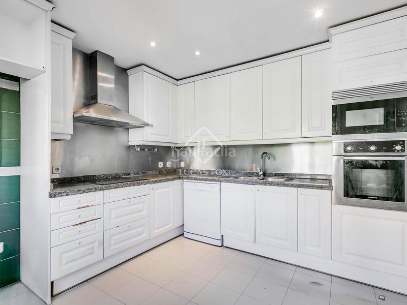 Foto 853cc0c7-f630-4da2-96d5-26748477c600. Chalet con parcheggio piscina in Encinar de los Reyes La Moraleja