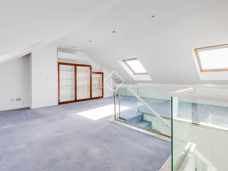 Foto c0784bf4-0cfa-427b-8ddc-96f33718b149. Chalet con parcheggio piscina in Encinar de los Reyes La Moraleja