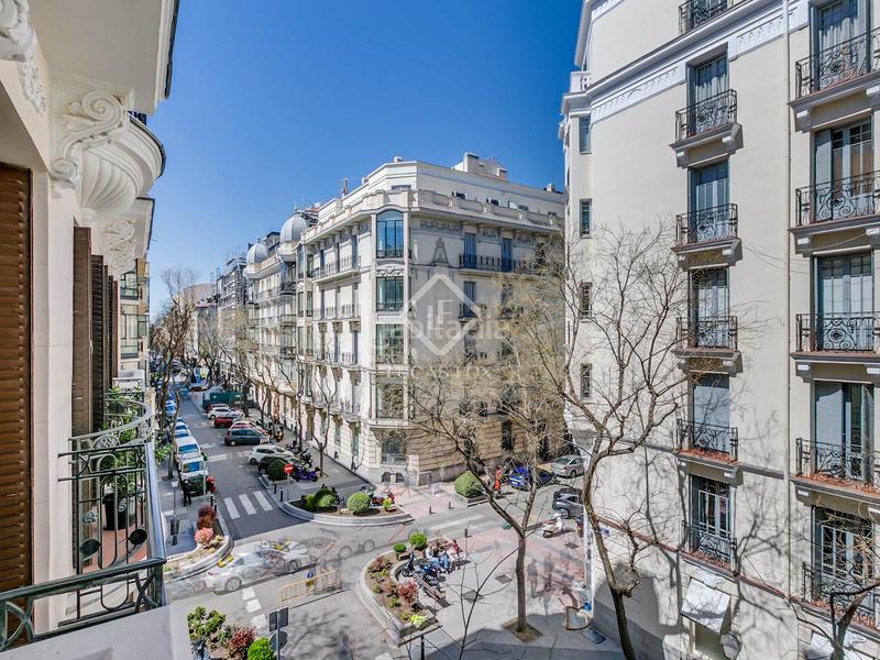 Foto b88c6043-f4a4-424e-9e9a-0e6c2027201e. Piso  en excelentes condiciones de 2 dormitorios en venta en Recoletos, en Madrid