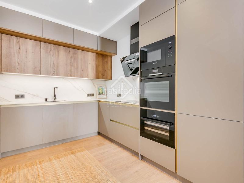 Foto fa73d7a3-2d3c-4853-a9c1-84dfba820cf6. Piso  en excelentes condiciones de 2 dormitorios en venta en Recoletos, en Madrid