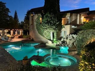 Chalet à Urbanización La Moraleja. Inigualable vivienda en parcela con 150m2 de linde al golf en la