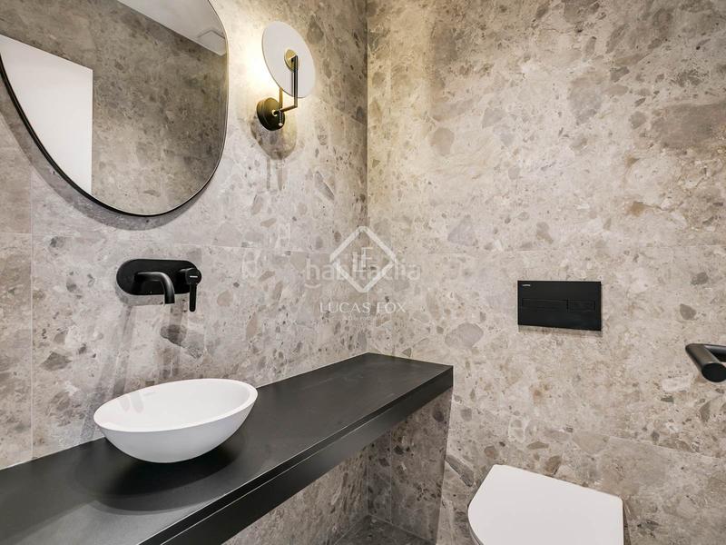 Foto 528eb20e-4de4-4601-b48f-053ed24b02aa. Piso  en excelentes condiciones de 2 dormitorios con 10m terraza en venta en Trafalgar en Madrid