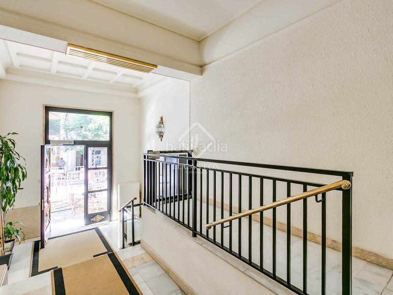 Foto 5568cb4b-81f5-4afe-88e5-3e643cdc8110. Piso  en excelentes condiciones de 2 dormitorios con 10m terraza en venta en Trafalgar en Madrid