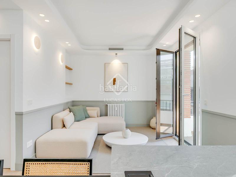 Foto 671549b1-158f-43bd-b6da-8e58c9b98275. Piso  en excelentes condiciones de 2 dormitorios con 10m terraza en venta en Trafalgar en Madrid