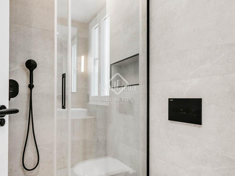 Foto 7742b711-ba52-4e5c-ab9f-eb47698ff136. Piso  en excelentes condiciones de 2 dormitorios con 10m terraza en venta en Trafalgar en Madrid