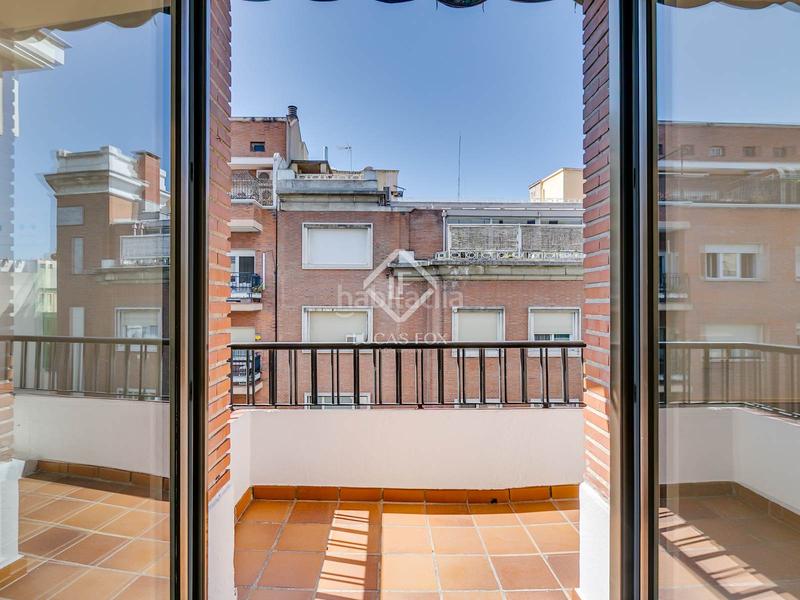 Foto ea31bc3b-4712-4552-9495-ef49d751faea. Piso  en excelentes condiciones de 2 dormitorios con 10m terraza en venta en Trafalgar en Madrid