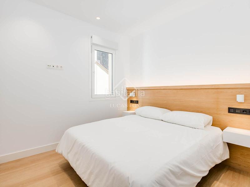 Foto f7ebe87c-9638-4345-8d3c-60233b9c3ca1. Piso  en excelentes condiciones de 2 dormitorios con 10m terraza en venta en Trafalgar en Madrid