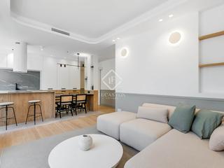 Pis a Trafalgar. Piso en excelentes condiciones de 2 dormitorios con 10m terraza