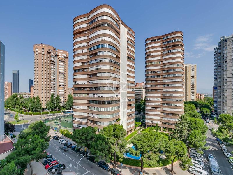 Foto 3e946cda-d764-47fe-b2b5-0babf6274572. Piso  reformado de 4 dormitorios en venta en pinar de chamartín en Madrid