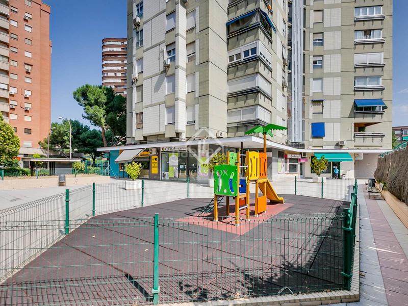 Foto 44f583ea-bf94-474f-83b4-e1522757c764. Piso  reformado de 4 dormitorios en venta en pinar de chamartín en Madrid