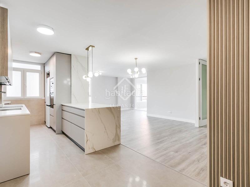 Foto 70fee751-ace6-4da4-a727-8f56b104e721. Piso  reformado de 4 dormitorios en venta en pinar de chamartín en Madrid