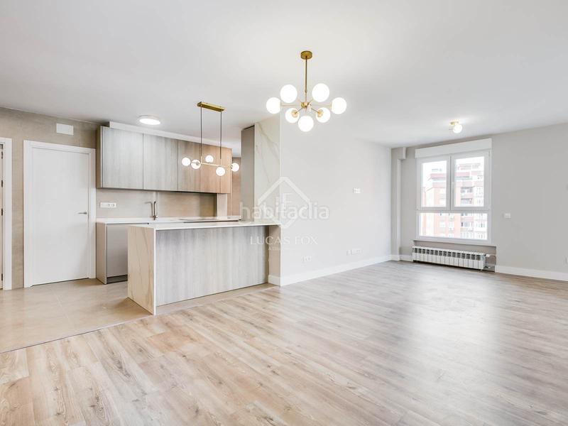 Foto 73b80971-d263-4085-9afc-340055d960ed. Piso  reformado de 4 dormitorios en venta en pinar de chamartín en Madrid