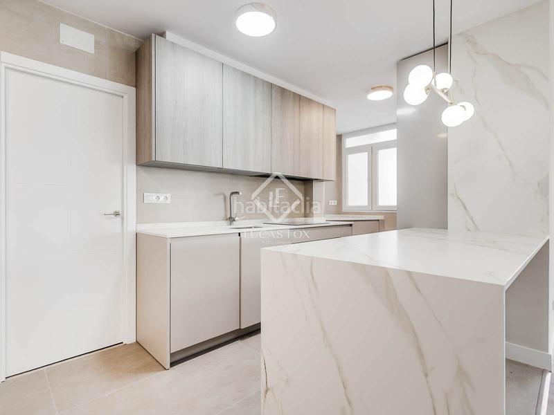 Foto c3a575f5-9f61-4e3c-93ab-c71e3634b077. Piso  reformado de 4 dormitorios en venta en pinar de chamartín en Madrid