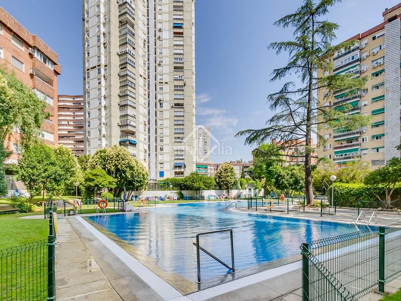 Foto cbe1a430-539d-4968-accb-bb9c57d52101. Piso  reformado de 4 dormitorios en venta en pinar de chamartín en Madrid