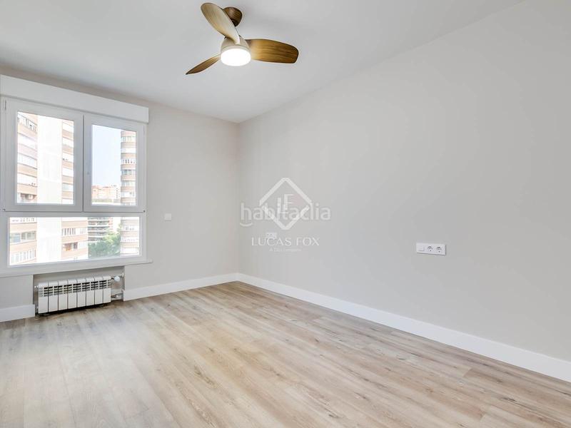 Foto fe6eb5b5-4270-421e-b0c9-59e8bb542d37. Piso  reformado de 4 dormitorios en venta en pinar de chamartín en Madrid