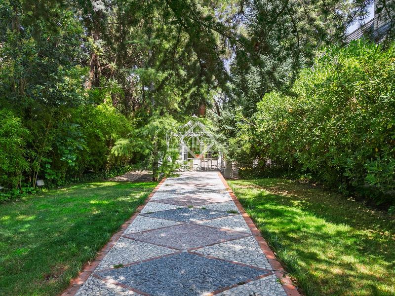 Foto 1070ac09-3b2d-4f41-9a56-a9b47e0163cc. Xalet amb calefacció piscina a urbanización La Moraleja La Moraleja