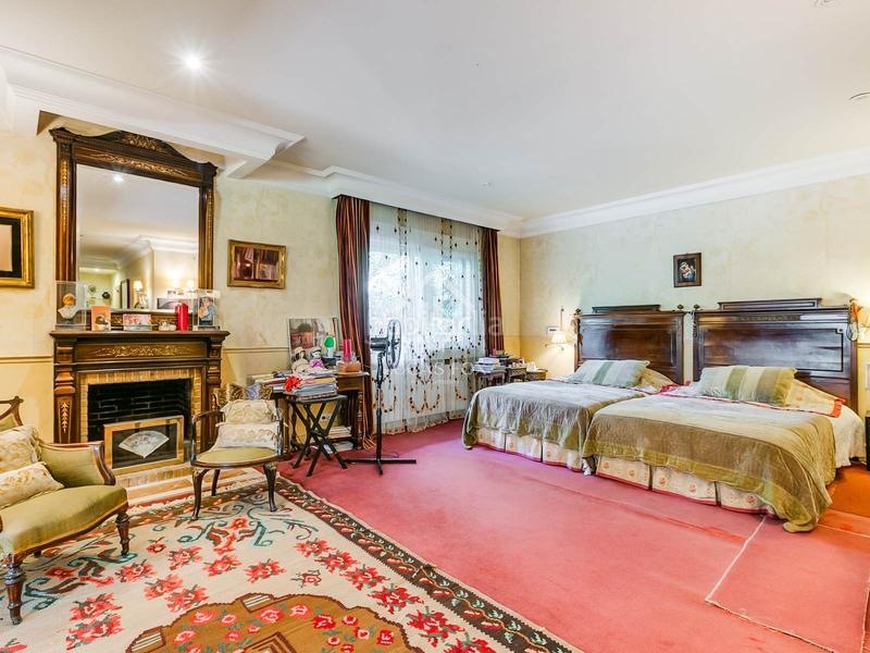 Foto 1170c3c9-633c-4815-b4ea-ab54feb56a07. Xalet amb calefacció piscina a urbanización La Moraleja La Moraleja