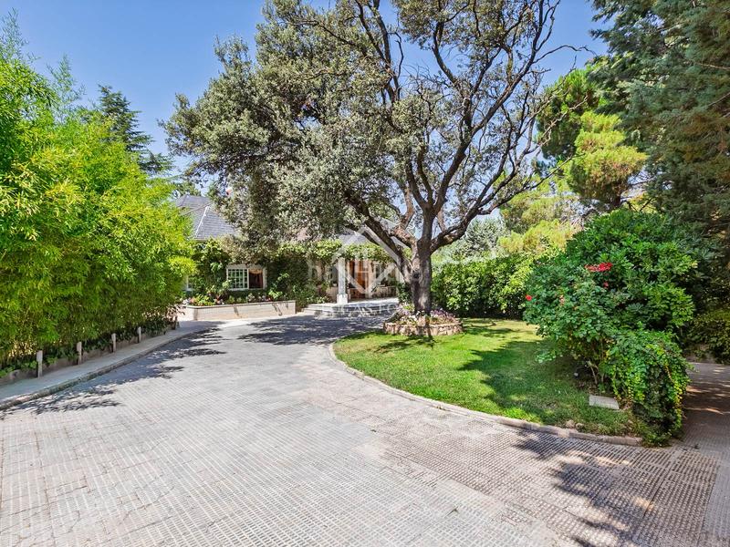 Foto 1a0272b6-0e56-492b-8ff9-6b93bc897364. Xalet amb calefacció piscina a urbanización La Moraleja La Moraleja