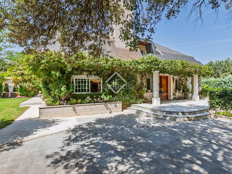 Foto 5339fdea-6c82-4061-a917-248749566d90. Xalet amb calefacció piscina a urbanización La Moraleja La Moraleja