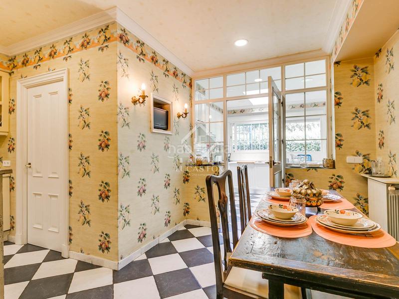 Foto 9a5cfbb7-d2f2-45cb-9f03-3497affe8385. Xalet amb calefacció piscina a urbanización La Moraleja La Moraleja