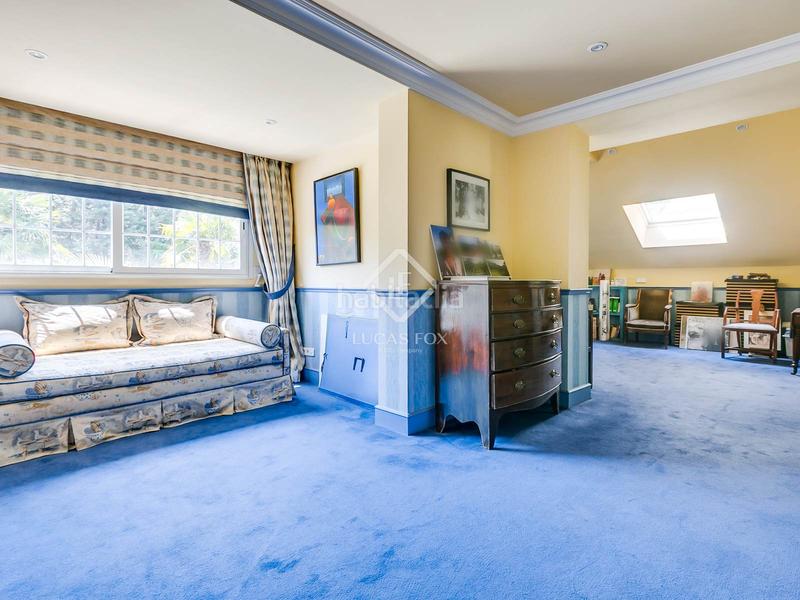 Foto b1a771ad-f426-4e63-8e5a-da9d828b7a43. Xalet amb calefacció piscina a urbanización La Moraleja La Moraleja