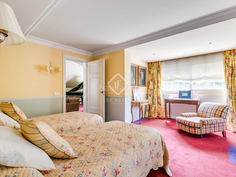 Foto c3165687-6b30-4fb1-bb66-ce2e6335a16a. Xalet amb calefacció piscina a urbanización La Moraleja La Moraleja