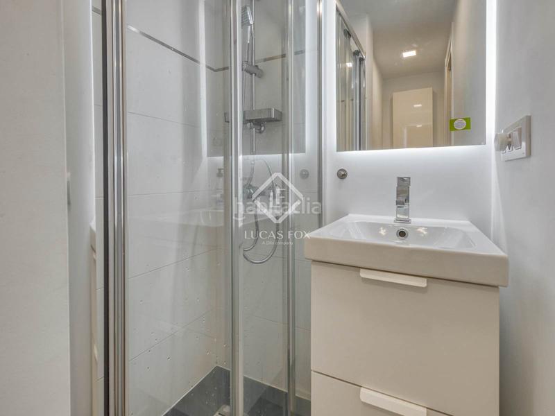 Foto fbb7de61-3826-4590-9b57-4c1a57123be9. Pis a Guindalera Madrid