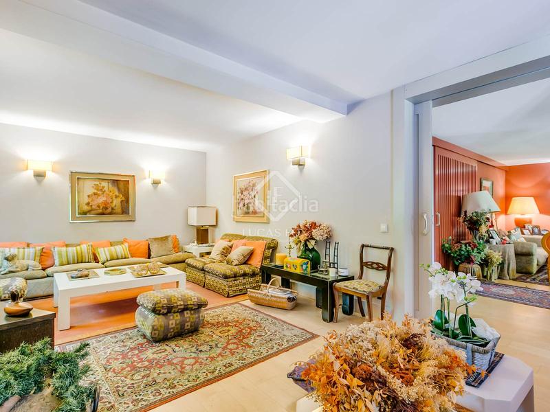 Foto 0fdfe976-5498-4c9f-a5b3-eef9a4c08c11. Xalet amb calefacció piscina a urbanización La Moraleja La Moraleja