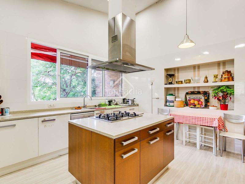 Foto 66066b30-5cbc-48a4-bd5d-385ec8758e9f. Xalet amb calefacció piscina a urbanización La Moraleja La Moraleja