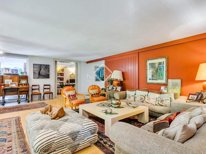 Foto 7ba8b90a-0c1b-45f0-86e1-245abd48a187. Xalet amb calefacció piscina a urbanización La Moraleja La Moraleja