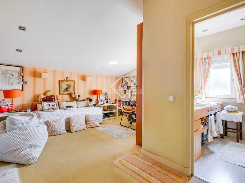 Foto 9b76c088-e4a0-421c-87fb-253bae5cd6a0. Xalet amb calefacció piscina a urbanización La Moraleja La Moraleja