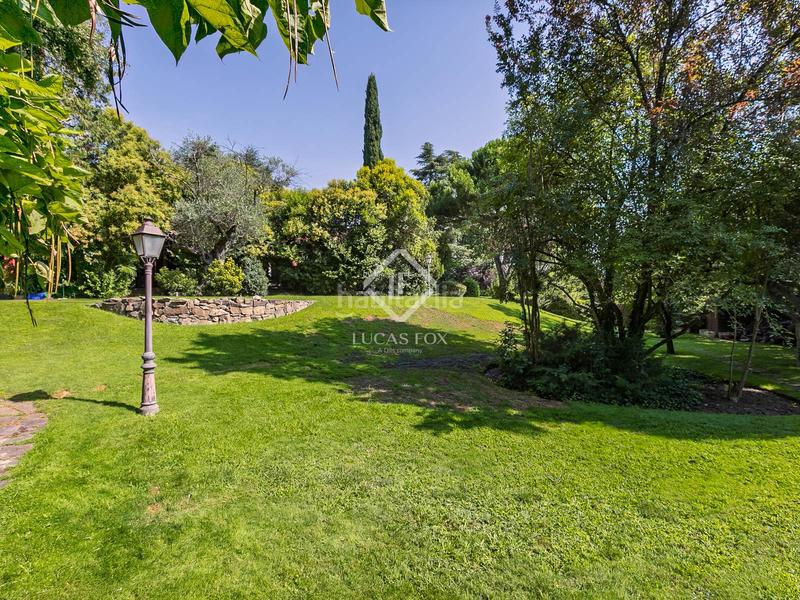 Foto a8ea66f2-70e7-4087-a7ae-586d7675fc2f. Xalet amb calefacció piscina a urbanización La Moraleja La Moraleja