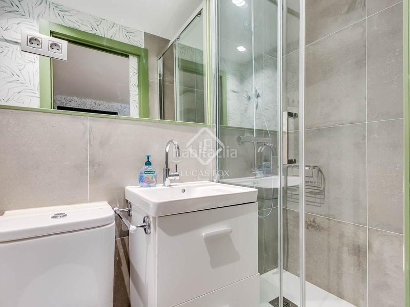 Foto 25ba4767-8759-4854-92dc-cf2e065f3355. Àtic amb aparcament a Cortes-Huertas Madrid